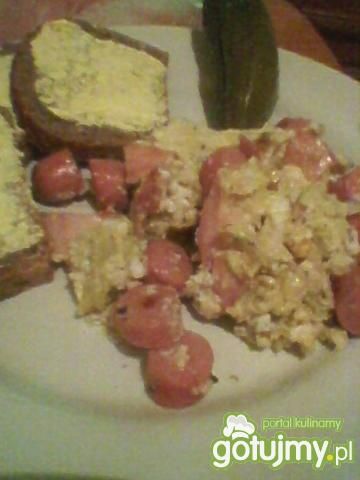 Jajecznica z parówkami