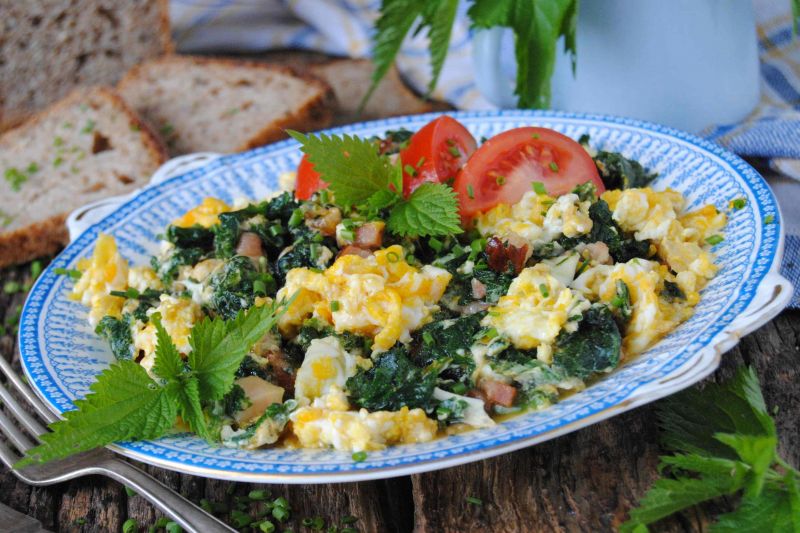 Jajecznica z pokrzywą Jajecznica z pokrzywą