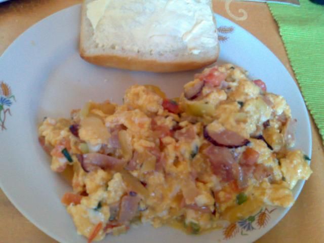 Jajecznica z pomidorami Jajecznica z pomidorami