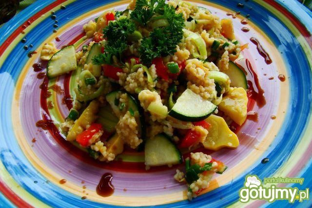 Jajecznica z warzywami i kaszą 