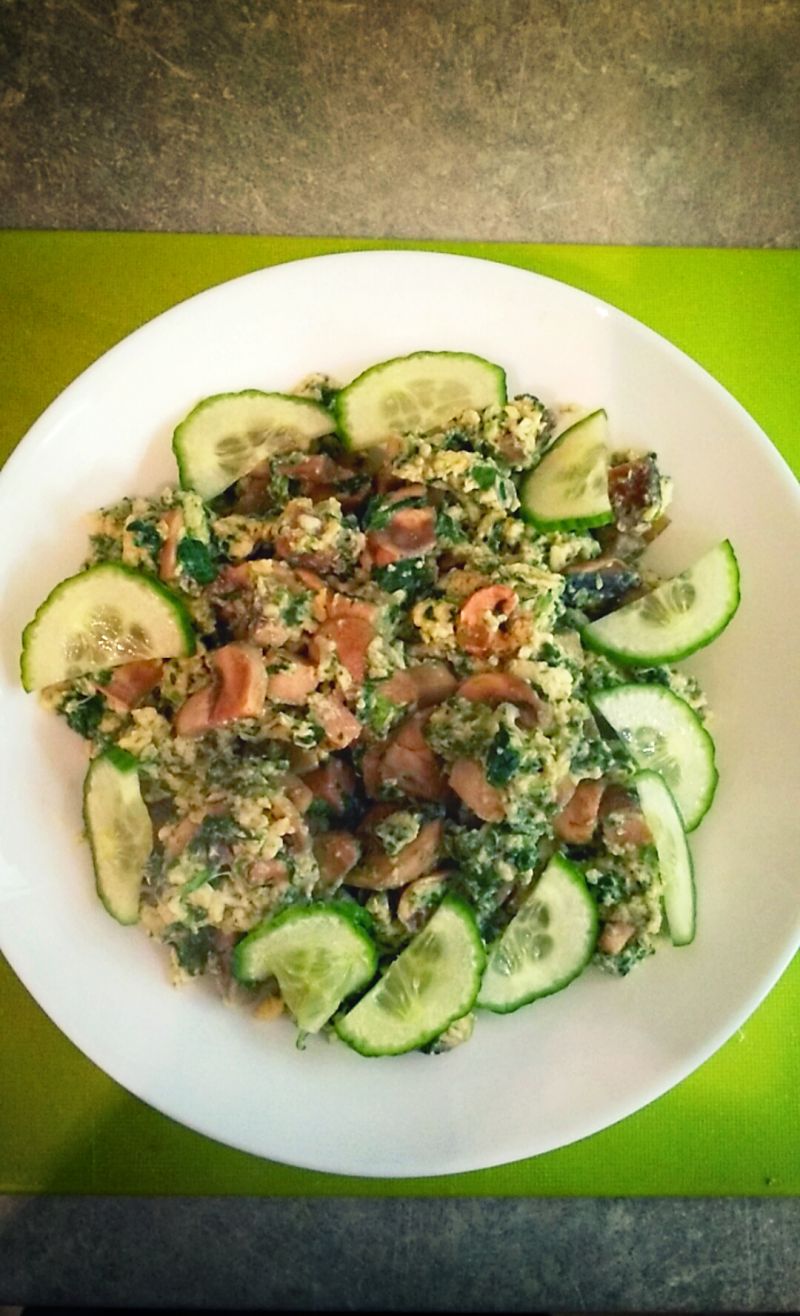 Jajecznica z wieprzowiną i warzywami Jajecznica z wieprzowiną i warzywami