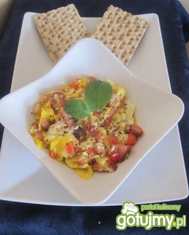 Jajecznica ze świeżą papryką Jajecznica ze świeżą papryką