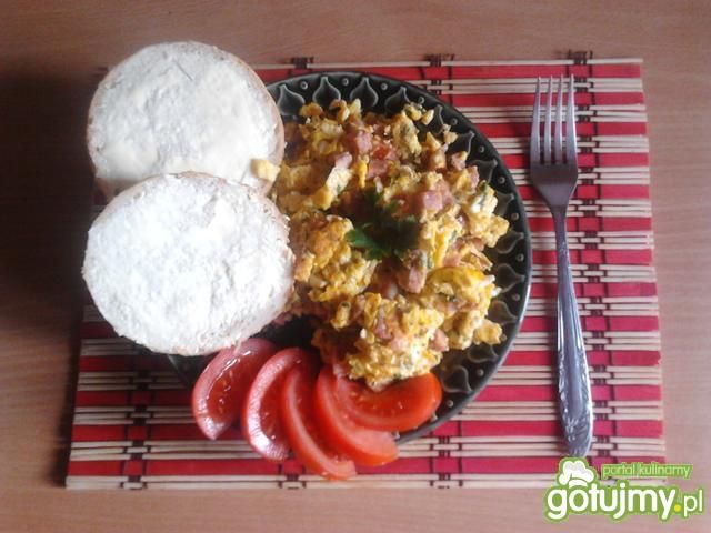 Jajeczniczka na śniadanie Jajeczniczka na śniadanie