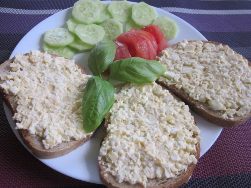 Jajeczno-serowa pasta kanapkowa