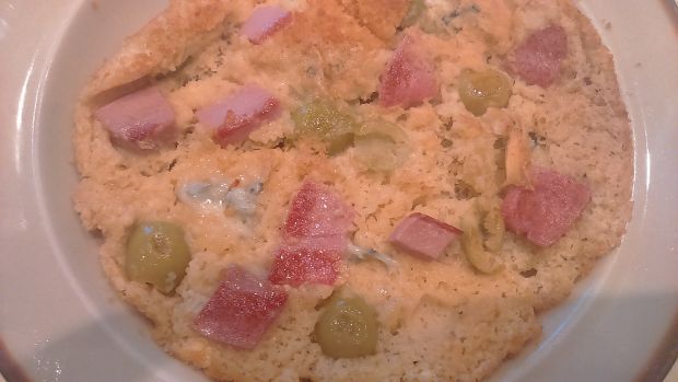 Jajeczny omlet z serem  Jajeczny omlet z serem