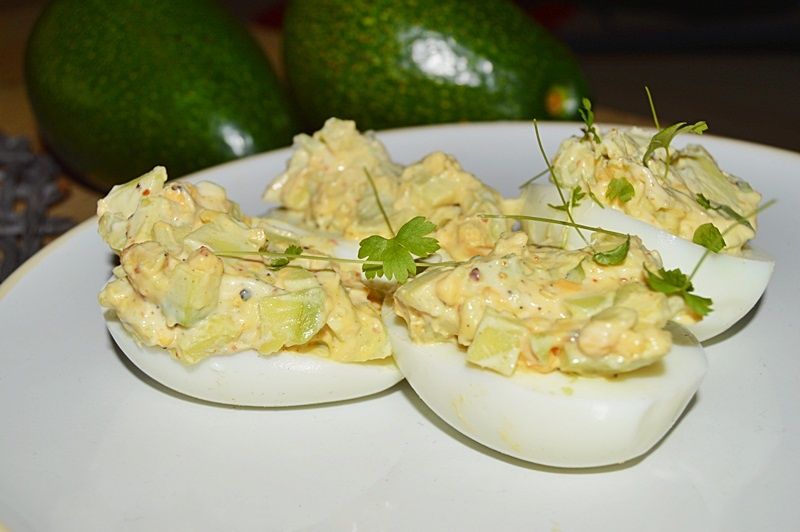 Jajka faszerowane awokado