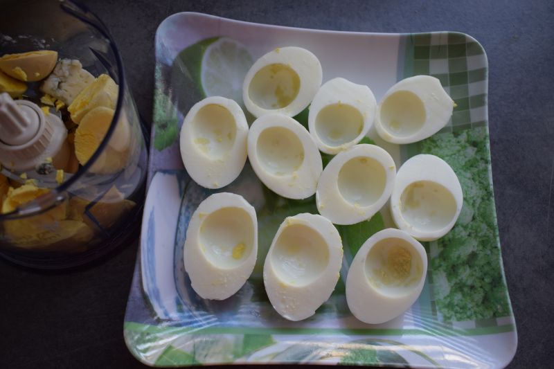 Jajka faszerowane gorgonzolą i awokado