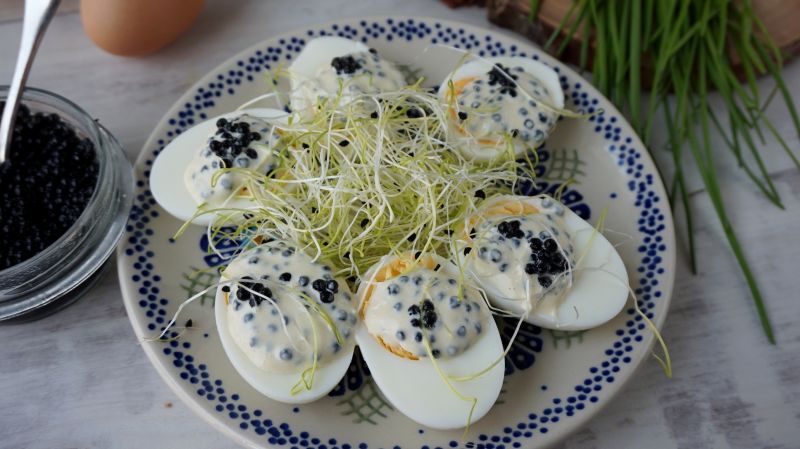 Jajka faszerowane kawiorem 