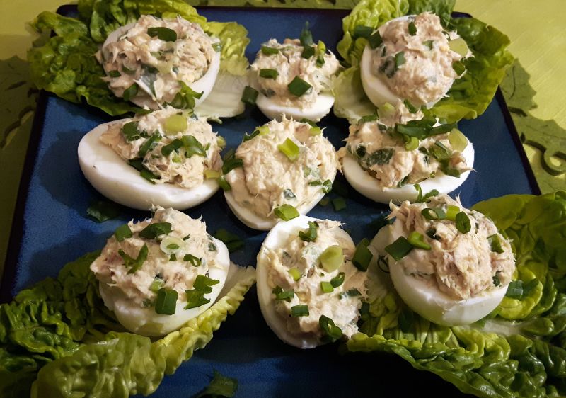 Jajka faszerowane makrelą Jajka faszerowane makrelą