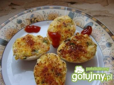 Jajka faszerowane na ciepło w skorupkach