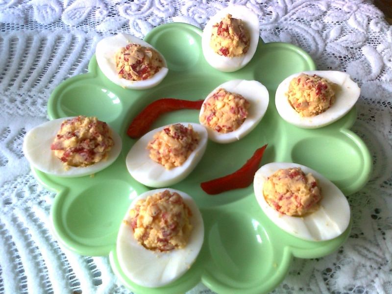 Jajka faszerowane papryką Jajka faszerowane papryką