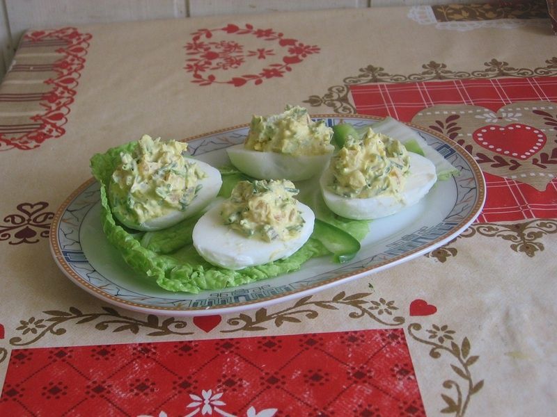 Jajka faszerowane papryką marynowaną Jajka faszerowane papryką marynowaną