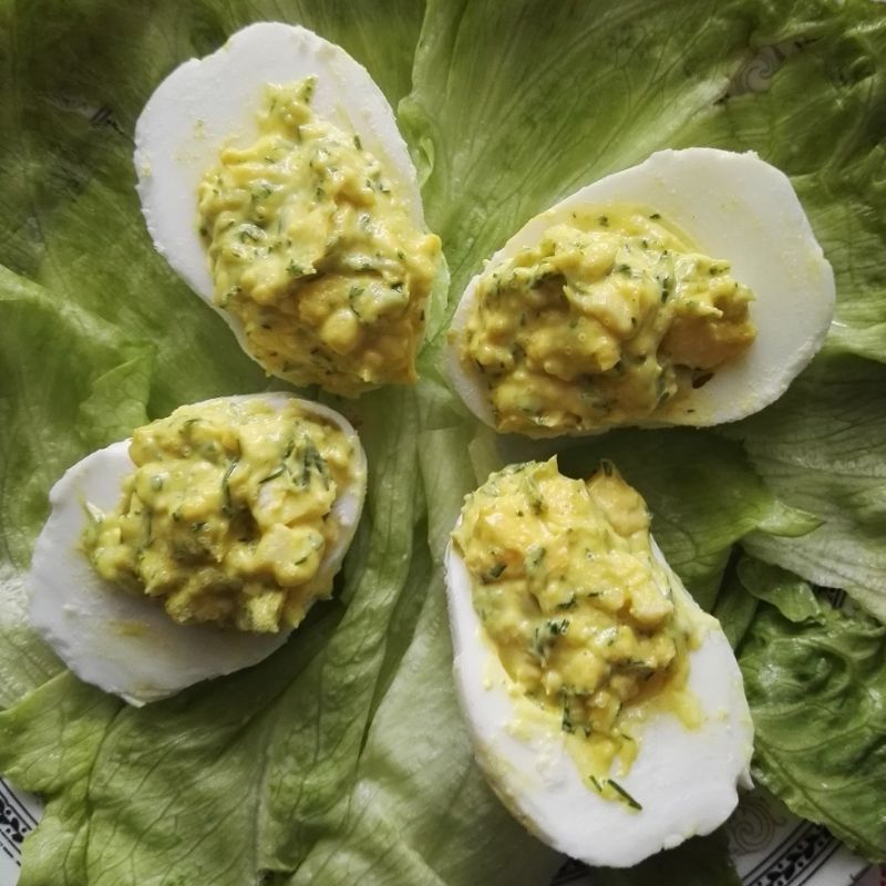 Jajka faszerowane pastą curry z koperkiem Jajka faszerowane pastą curry z koperkiem