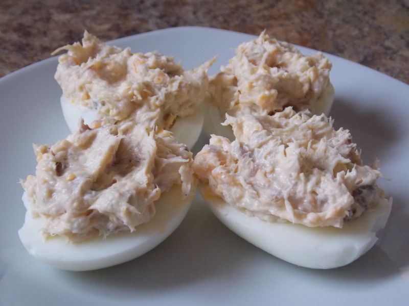 Jajka faszerowane pastą z makreli