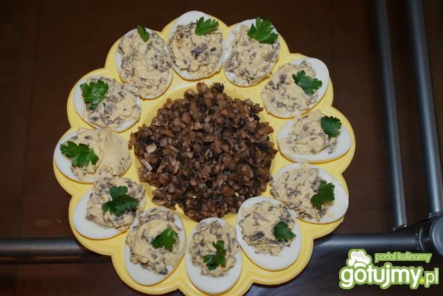 Jajka faszerowane pieczarkami