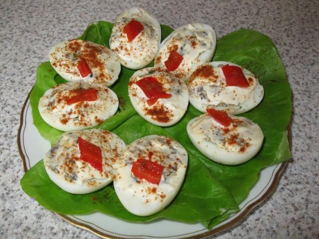 Jajka faszerowane pieczarkami Jajka faszerowane pieczarkami