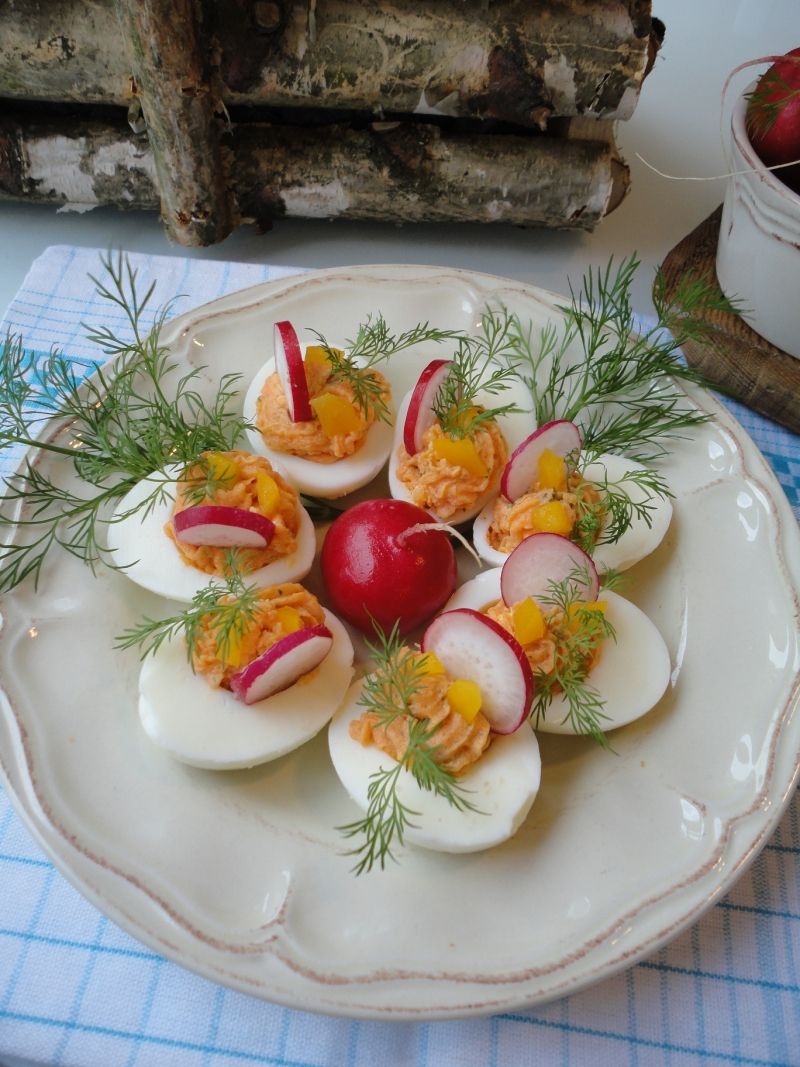 Jajka faszerowane pieczoną papryką