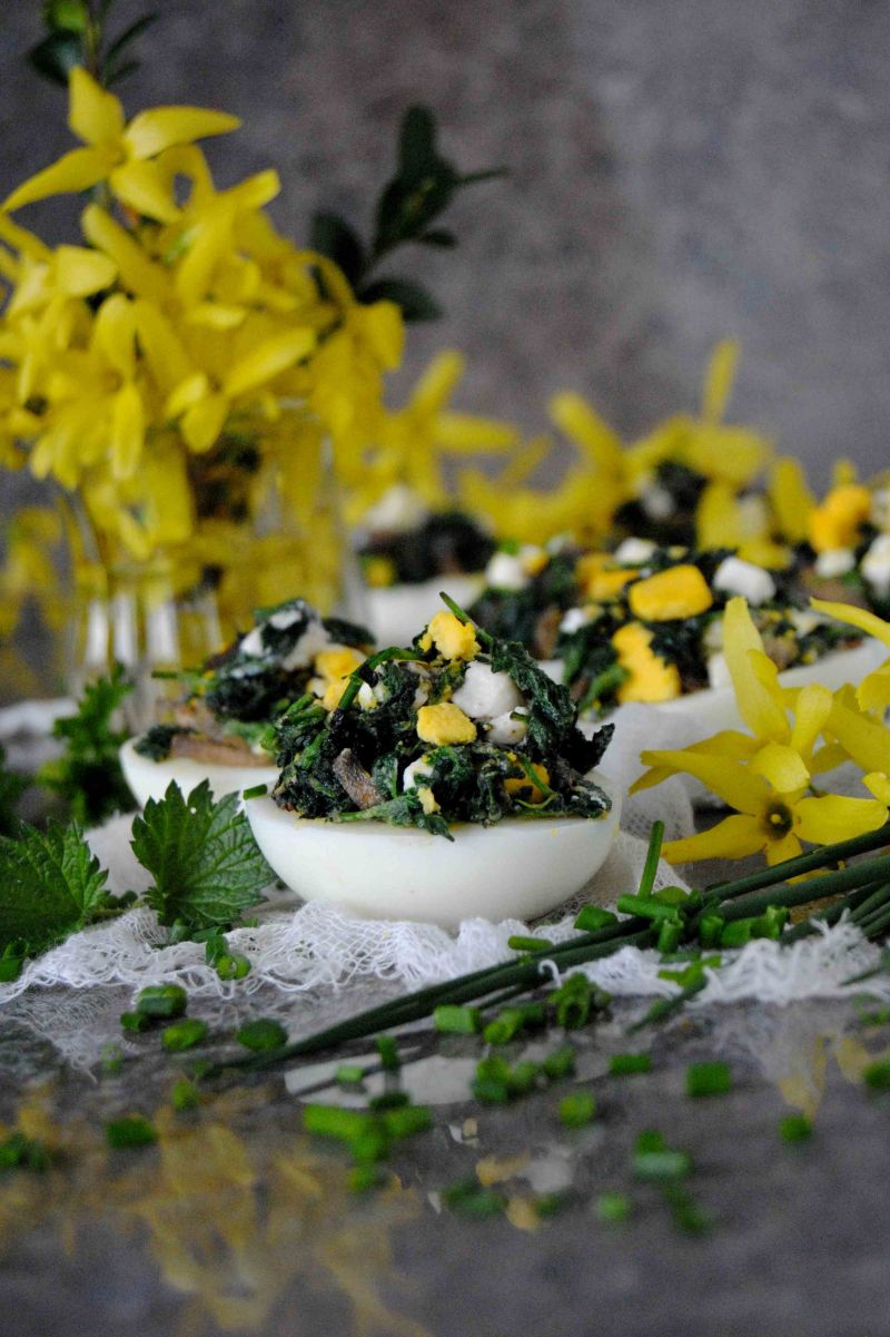 Jajka faszerowane pokrzywą