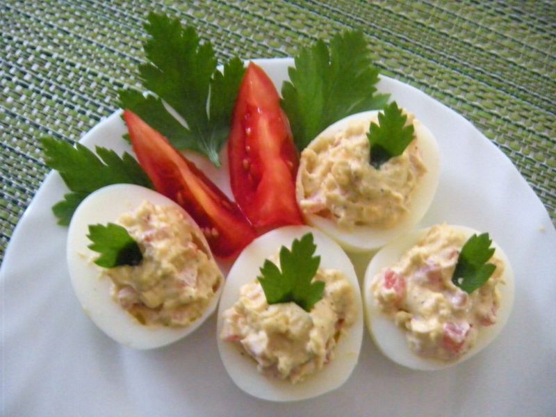 Jajka faszerowane pomidorem