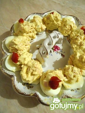 Jajka faszerowane sałatką curry