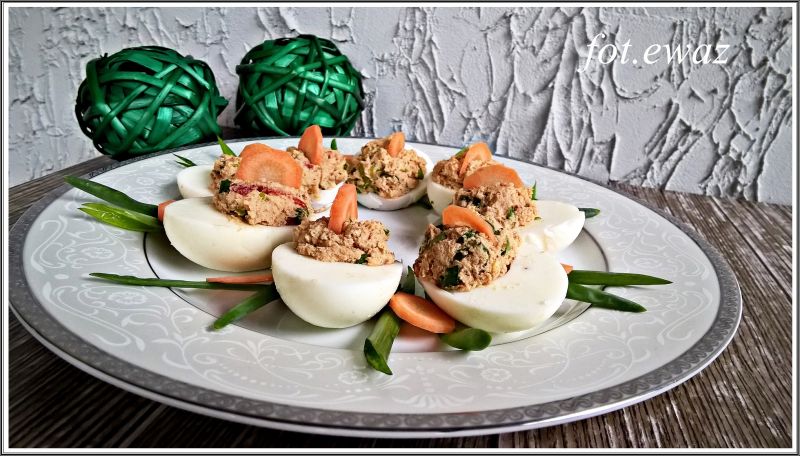 Jajka faszerowane sardynkami Jajka faszerowane sardynkami