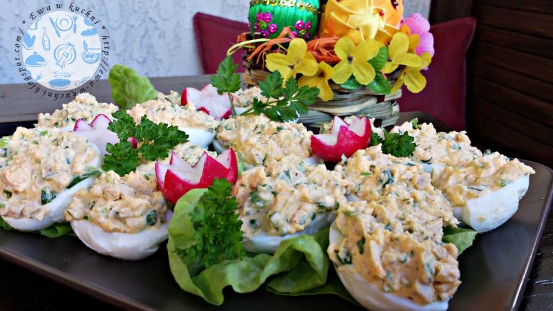 Jajka faszerowane schabem i roszponką