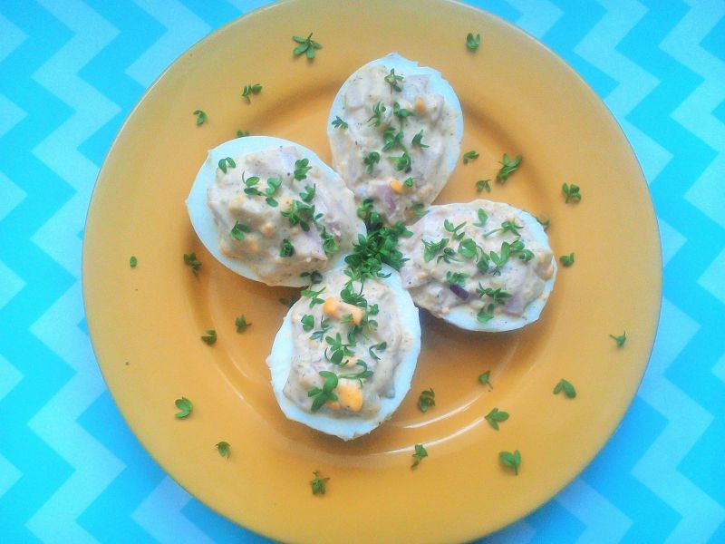 Jajka faszerowane selerem i szynką