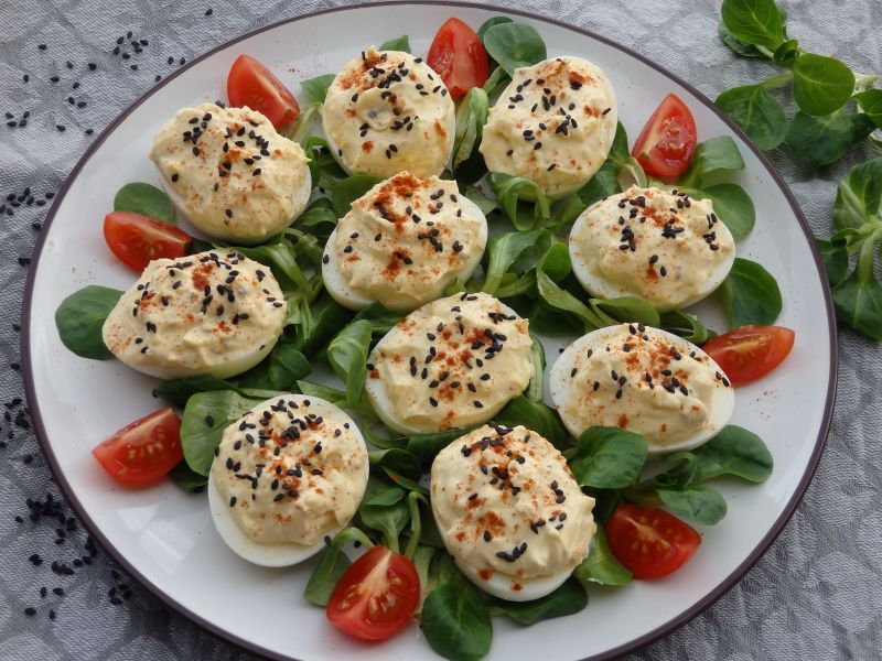 Jajka faszerowane serkiem ziołowym