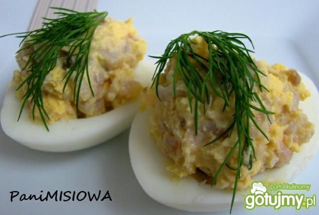 Jajka faszerowane śledziem Jajka faszerowane śledziem