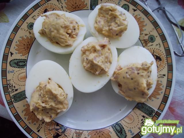 Jajka faszerowane szynką Jajka faszerowane szynką