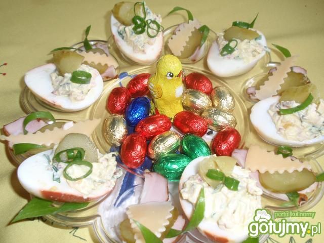 Jajka faszerowane szynką i chrzanem