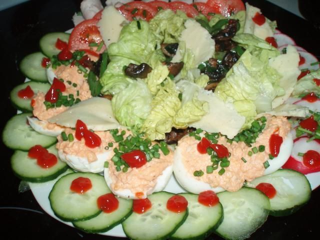 Jajka faszerowane szynką z nutą szafranu