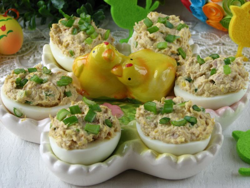 Jajka faszerowane tuńczykiem Jajka faszerowane tuńczykiem