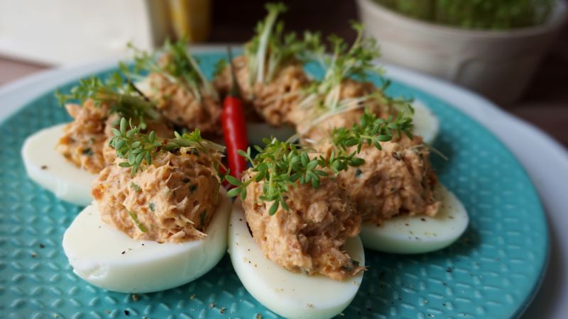 Jajka faszerowane tuńczykiem