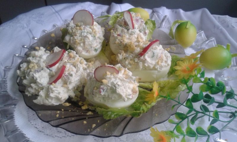 Jajka faszerowane twarożkiem z rzodkiewką i .....