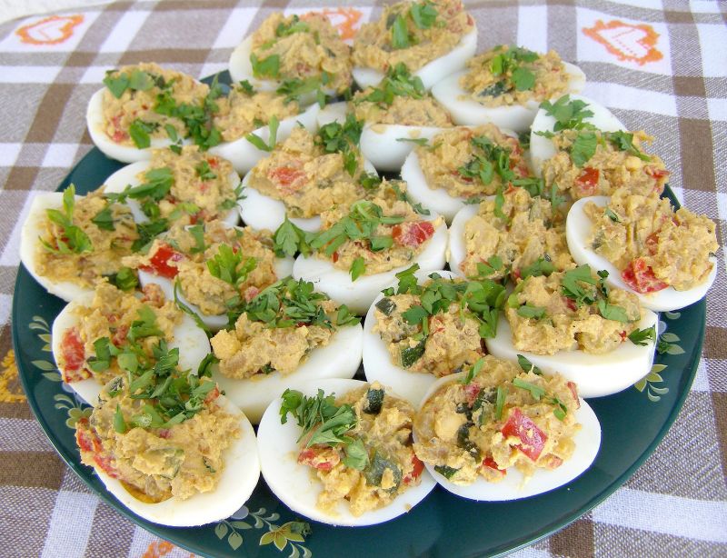 Jajka faszerowane warzywami  Jajka faszerowane warzywami