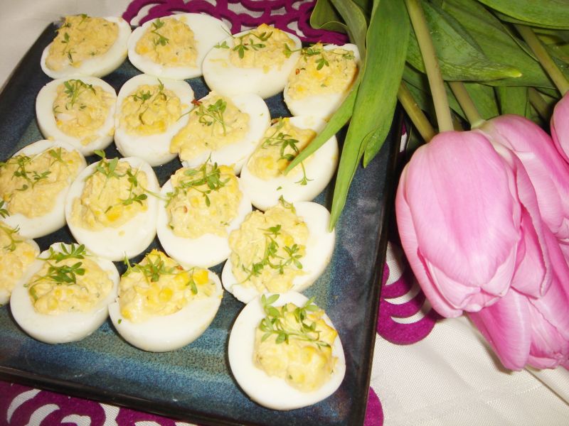 Jajka faszerowane z chrzanem i rzeżuchą