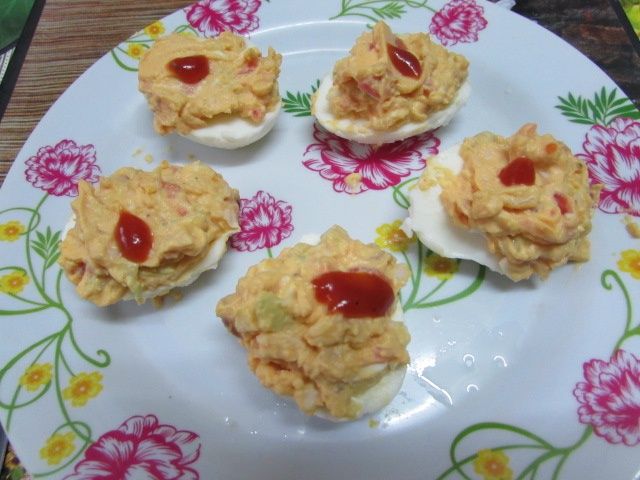 Jajka faszerowane z mielonym Jajka faszerowane z mielonym