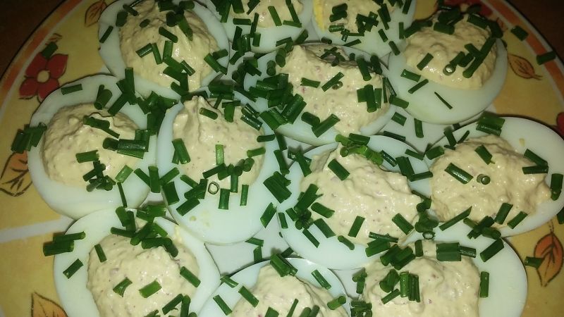 Jajka faszerowane z rzodkiewką