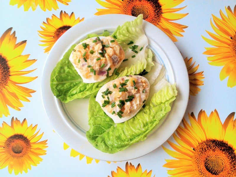 Jajka faszerowane ziemniakami z cebulką 