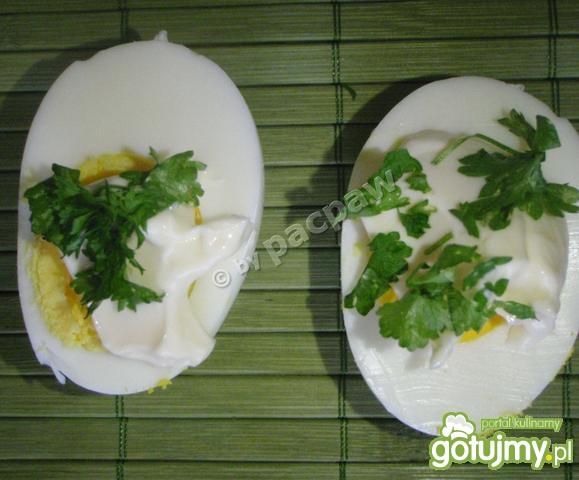Jajka gotowane z pietruszką 