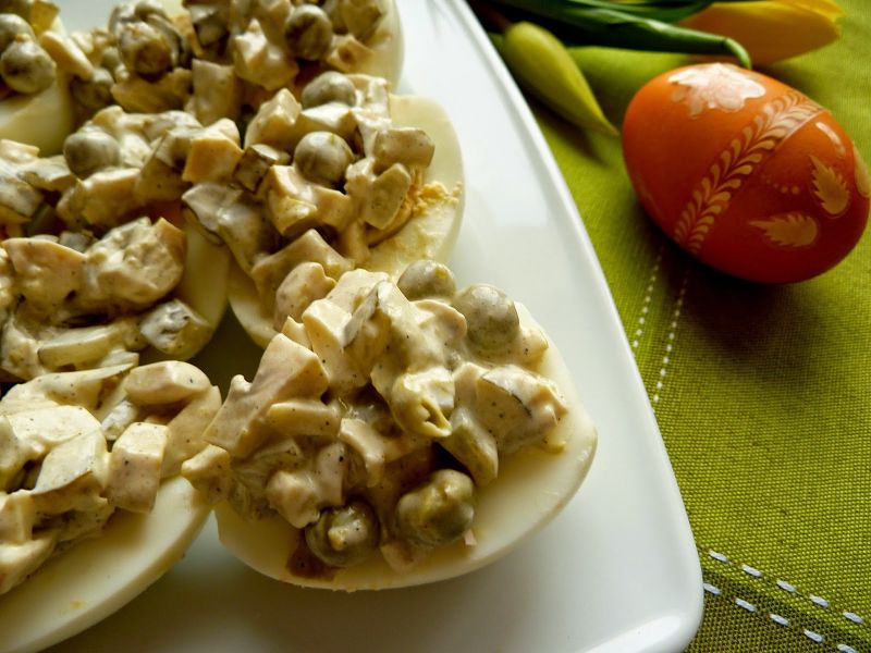 Jajka na twardo w słodko-kwaśnym sosie tatarskim Jajka na twardo w słodko-kwaśnym sosie tatarskim