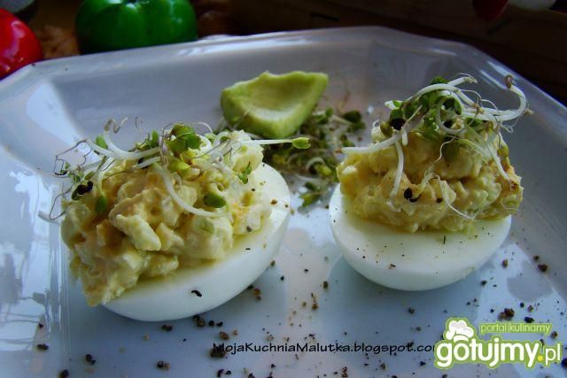 Jajka nadziewane awokado  Jajka nadziewane awokado