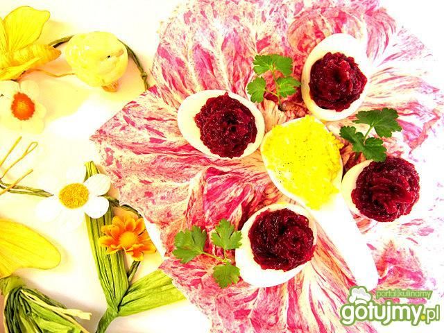 Jajka nadziewane buraczkami Jajka nadziewane buraczkami