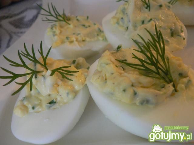 Jajka nadziewane pastą szczypiorkową 