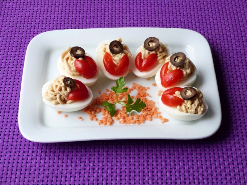 Jajka nadziewane pastą z soczewicy