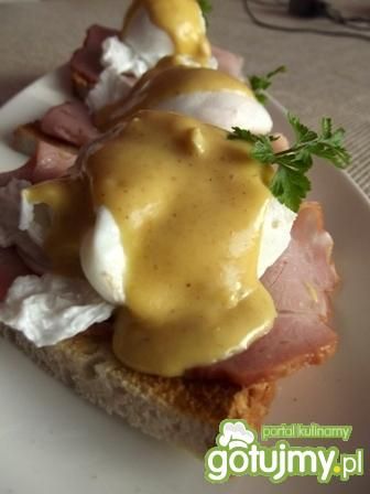 Jajka po benedyktyńsku