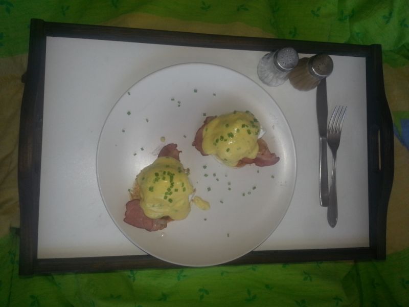 Jajka po benedyktyńsku w sosie ala holenderskim Jajka po benedyktyńsku w sosie ala holenderskim