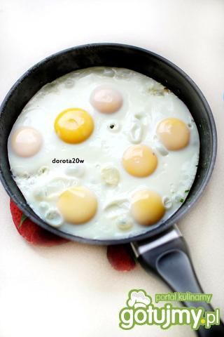Jajka sadzone na maśle
