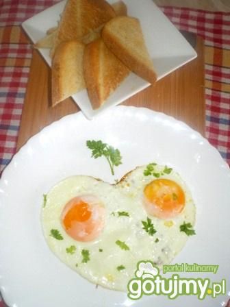 Jajka sadzone w kształcie serca